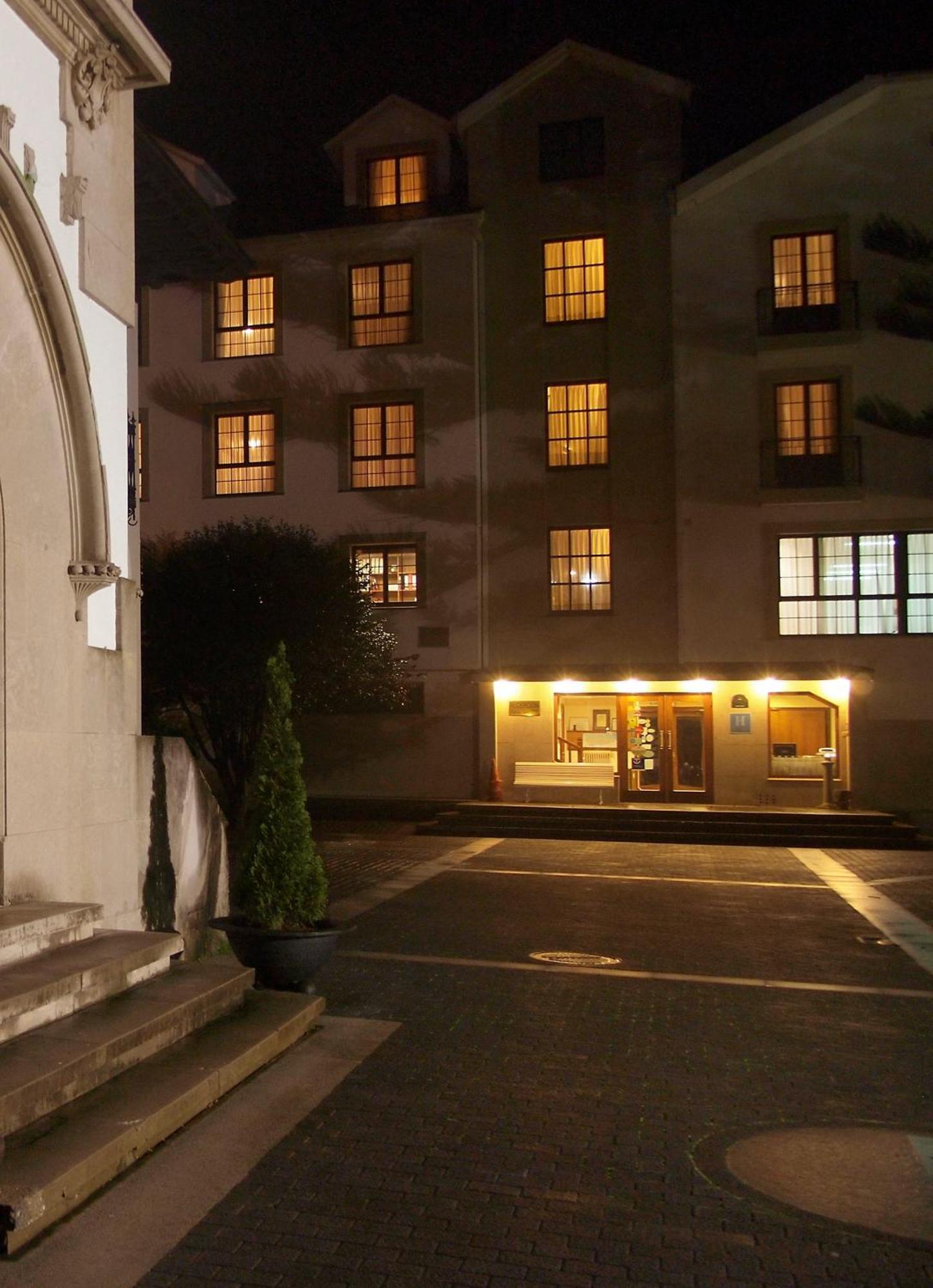 Hotel Y Apartamentos Arias نافيا المظهر الخارجي الصورة