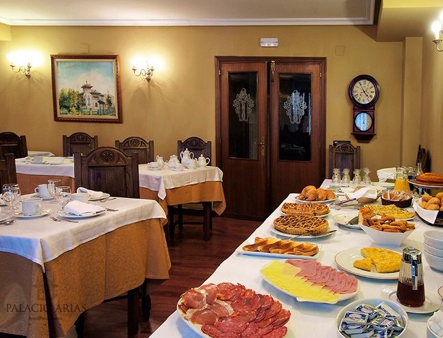 Hotel Y Apartamentos Arias نافيا المظهر الخارجي الصورة
