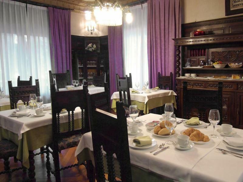 Hotel Y Apartamentos Arias نافيا المظهر الخارجي الصورة