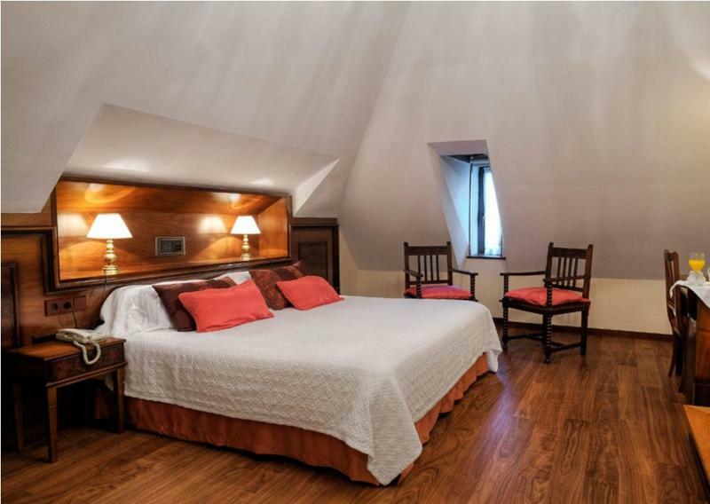 Hotel Y Apartamentos Arias نافيا المظهر الخارجي الصورة