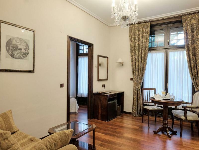 Hotel Y Apartamentos Arias نافيا المظهر الخارجي الصورة