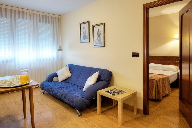 Hotel Y Apartamentos Arias نافيا المظهر الخارجي الصورة